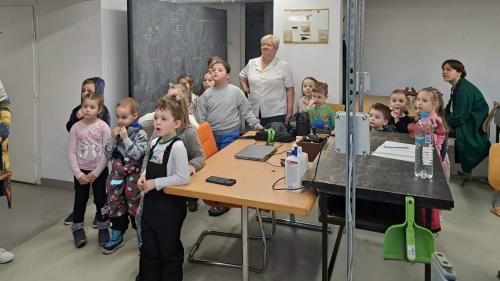 att.bQs FAV87caCMnE-wwl0Kr5mbx7Pjd gCajOVKA0Hc4