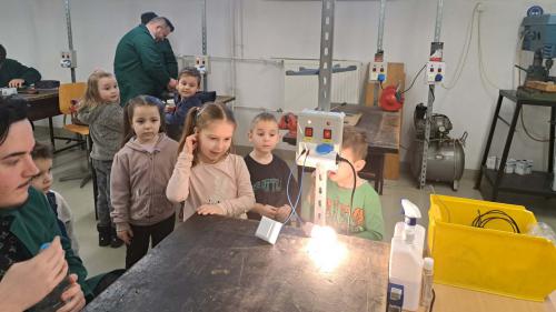 att.moIfOCLiNEX6PWu-RW9OO71ifbCnMCQFALPDuoq1qyM